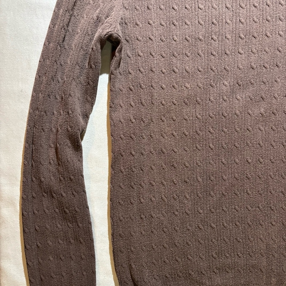 Vintage GAP Women’s Brown Cable Knit Crewneck Sweater - Picture 5 of 9